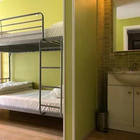 Modern At 2 Steps From Apartment *