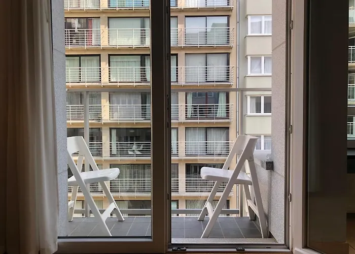 Modern At 2 Steps From Ostende