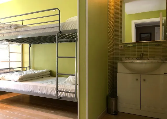 Modern At 2 Steps From Apartment *